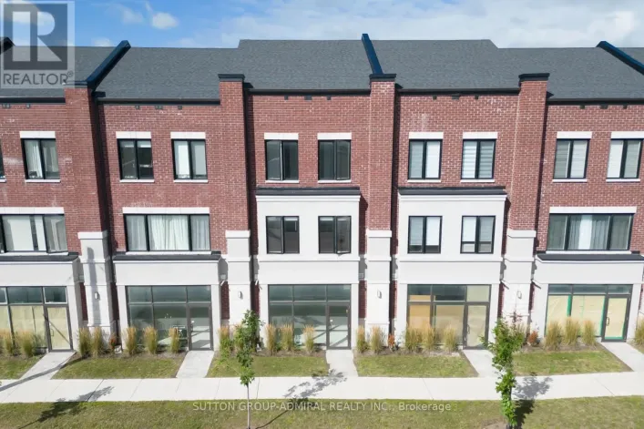 4 - 220 DISSETTE STREET, Bradford West Gwillimbury