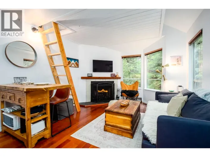 4 2247 SAPPORO DRIVE, Whistler