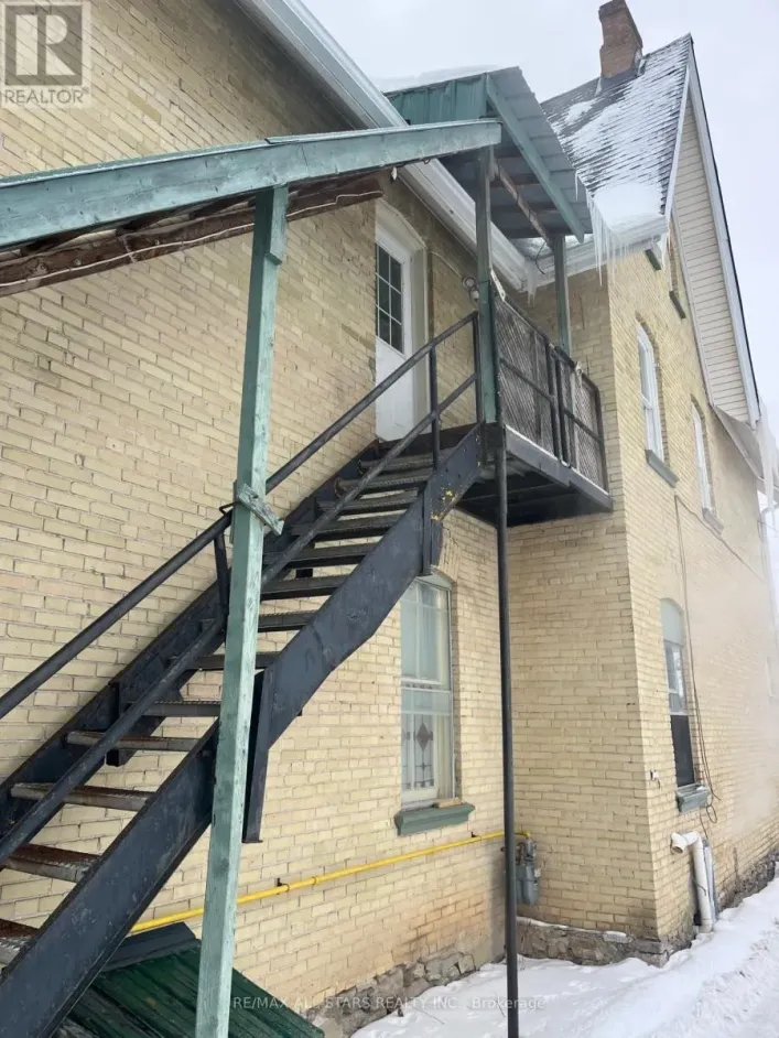 4 - 228 KENT STREET W, Kawartha Lakes