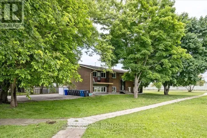 4 - 2344 QUEENSWAY DRIVE, Burlington