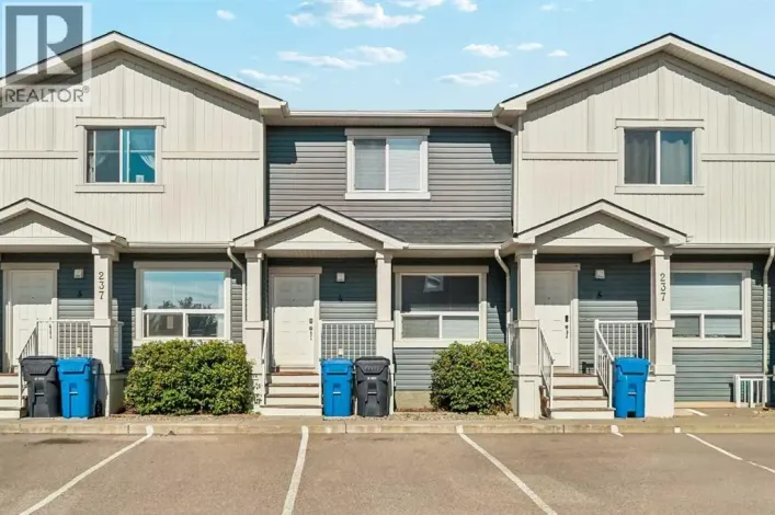 4, 237 Silkstone Road W, Lethbridge
