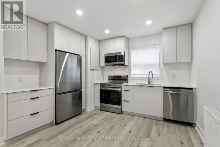 4 - 35 THIRD STREET, Toronto