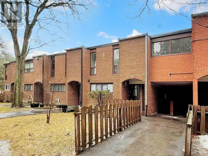 4 - 374 DRIFTWOOD AVENUE, Toronto