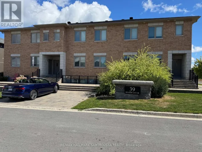 4 - 39 SENATORS GATE DRIVE, Perth