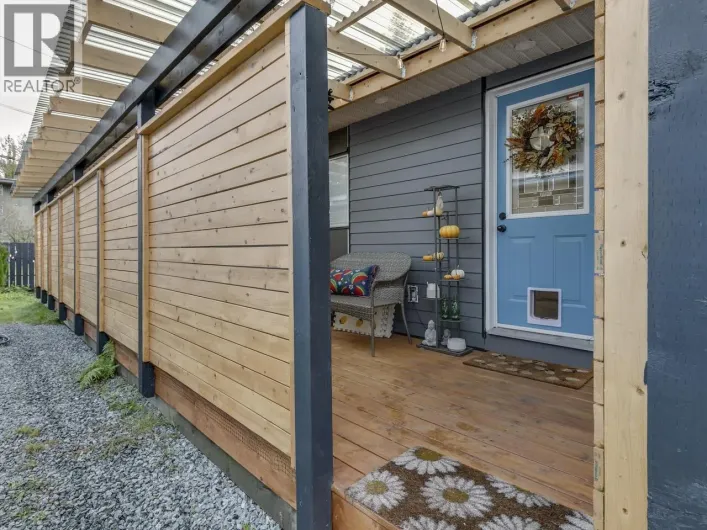 4 39768 GOVERNMENT ROAD, Squamish