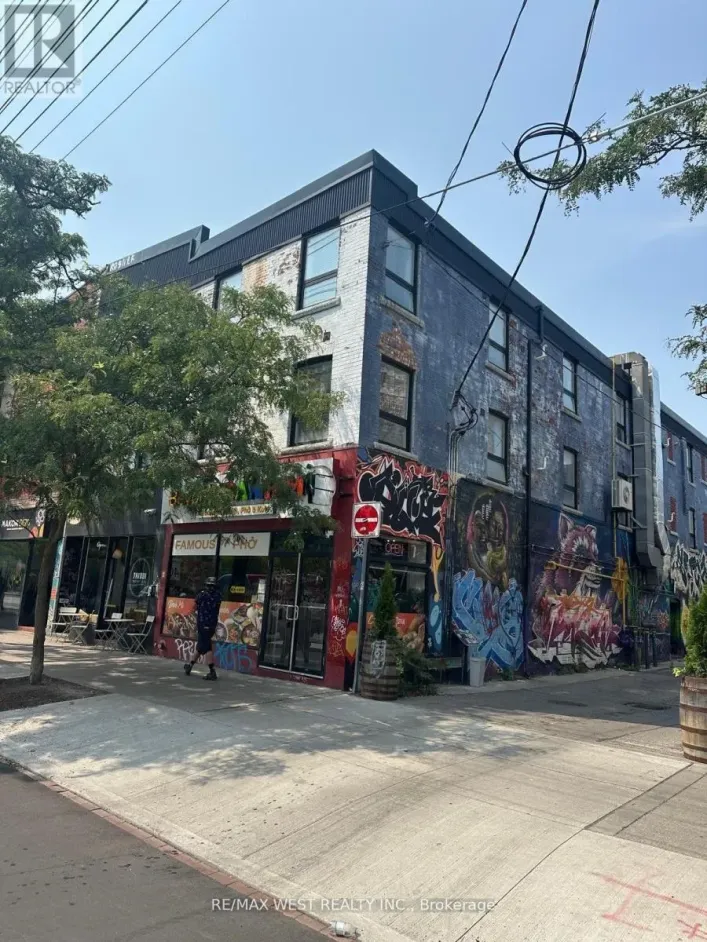 4 - 398 COLLEGE STREET, Toronto