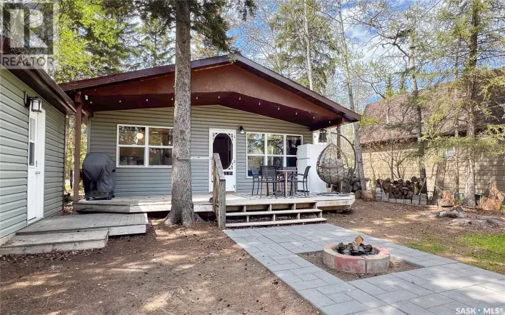 House for sale: 4 3rd CRESCENT S, Candle Lake