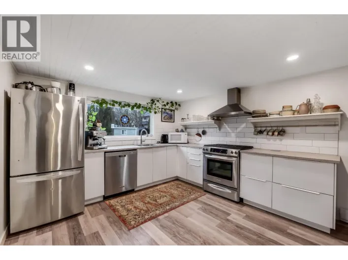 4 40022 GOVERNMENT ROAD, Squamish