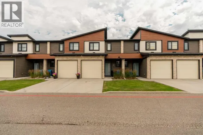 4, 414 Highlands Boulevard W, Lethbridge