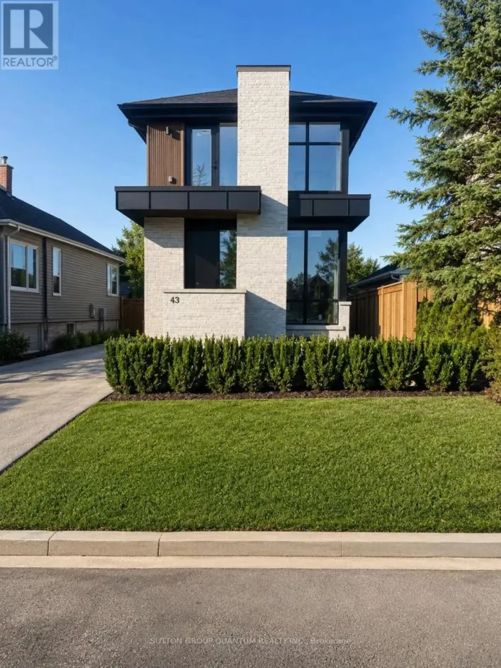 #4 - 43 ELMWOOD AVENUE N, Mississauga