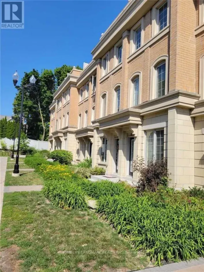 4 - 50 HARGRAVE LANE, Toronto
