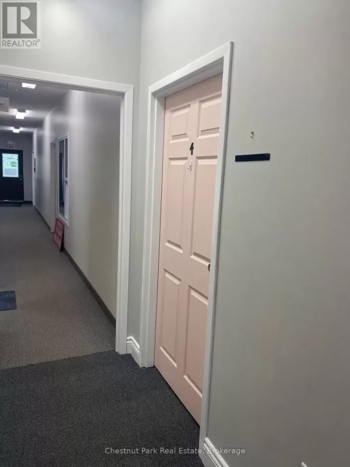 4 - 51 MAIN STREET E, Huntsville