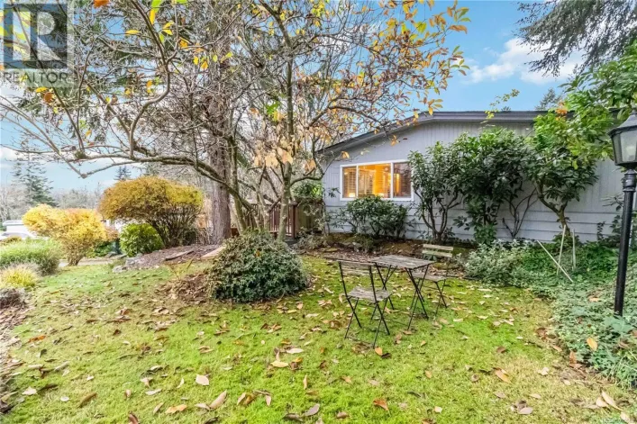 4 5838 Blythwood Rd, Sooke