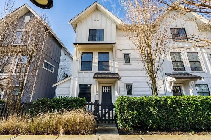 4 5945 176A STREET, Surrey