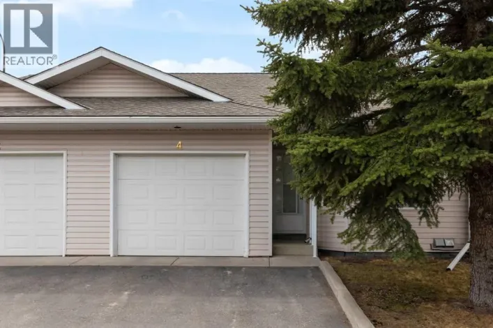4, 604 Griffin Road W, Cochrane