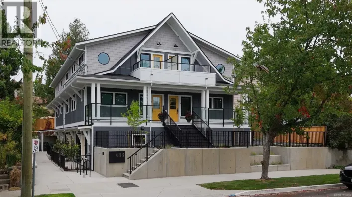 4 633 Belton Ave, Victoria