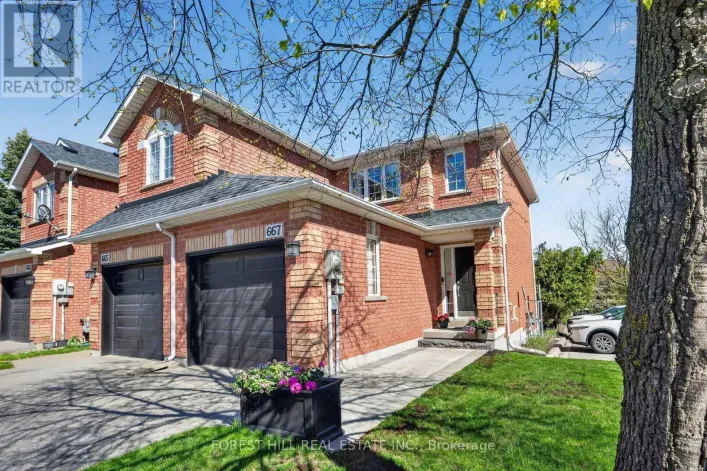 4 - 667 MACNAB GATE, Newmarket