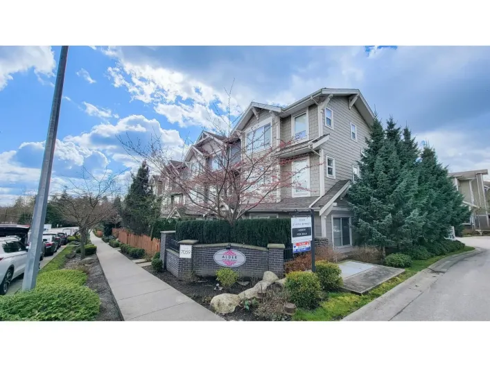 4 7059 210 STREET, Langley