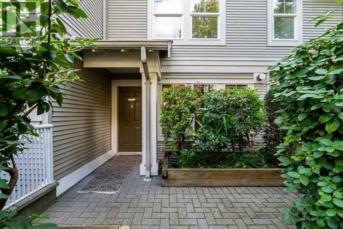 4 7179 18TH AVENUE, Burnaby