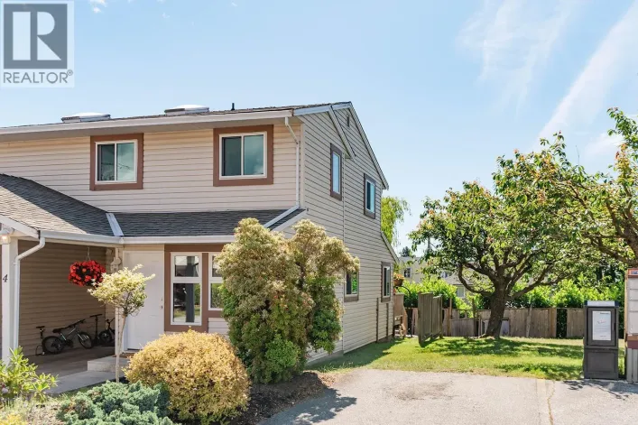 4 765 SCHOOL ROAD, Gibsons