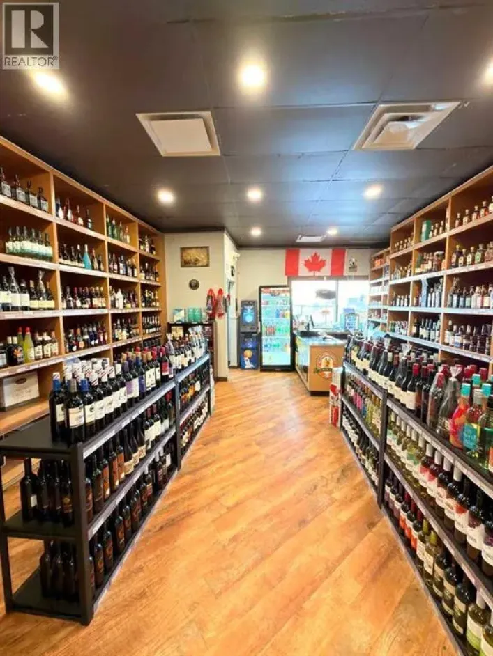 4, 79 Railway Street E, Cochrane