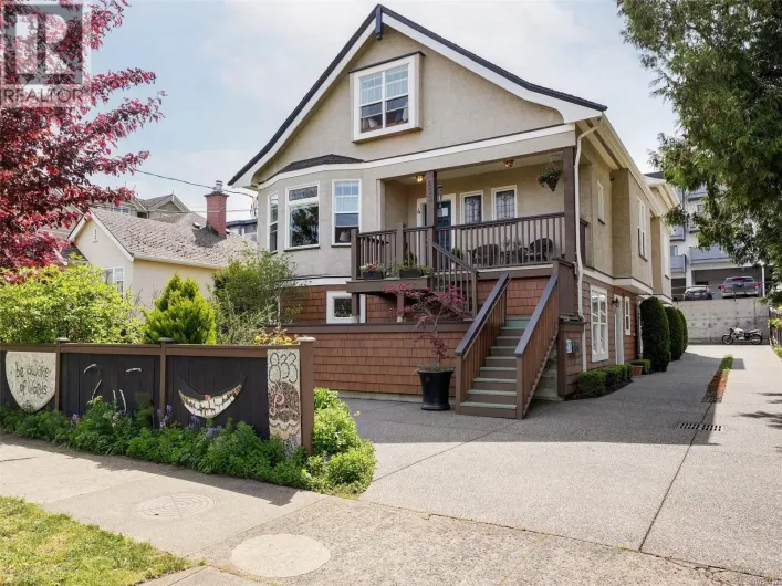 4 833 Princess Ave, Victoria