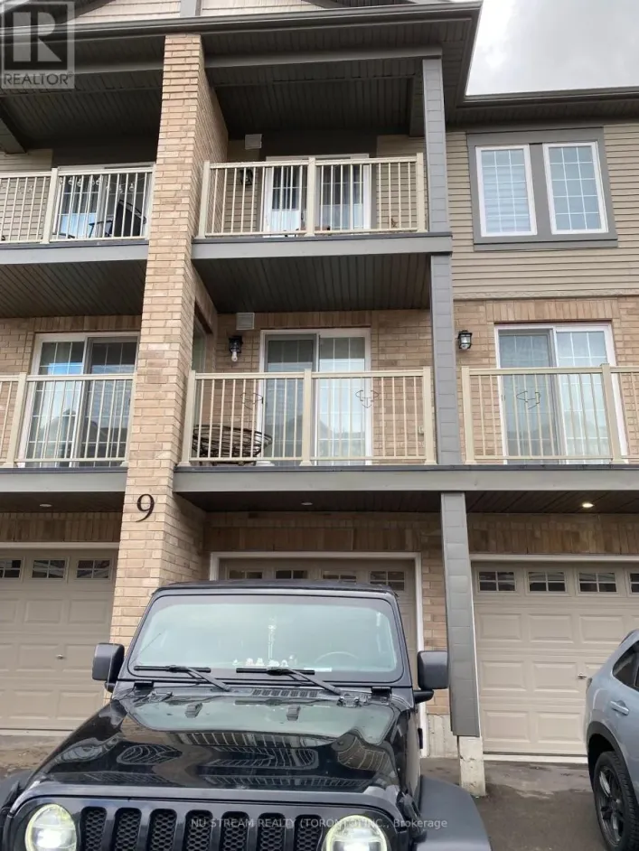 4 - 9 HAY LANE, Barrie