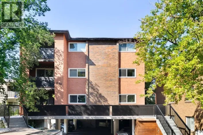4, 930 Royal Avenue SW, Calgary