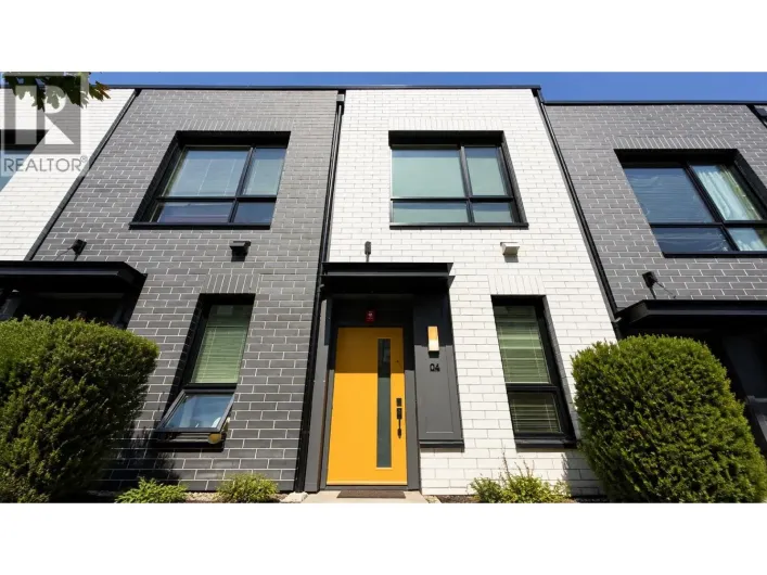 4 9735 UNIVERSITY CRESCENT, Burnaby