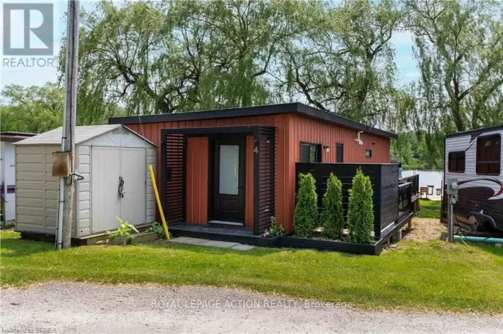 4 - 99 FOURTH CONCESSION ROAD, Brant