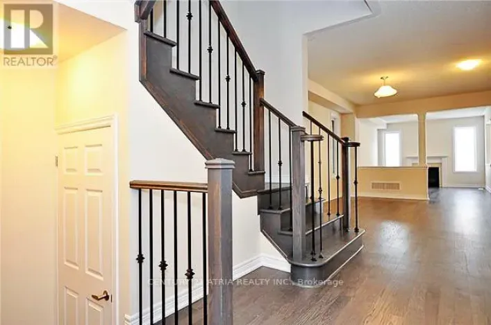 4 APPLEGATE DRIVE, East Gwillimbury