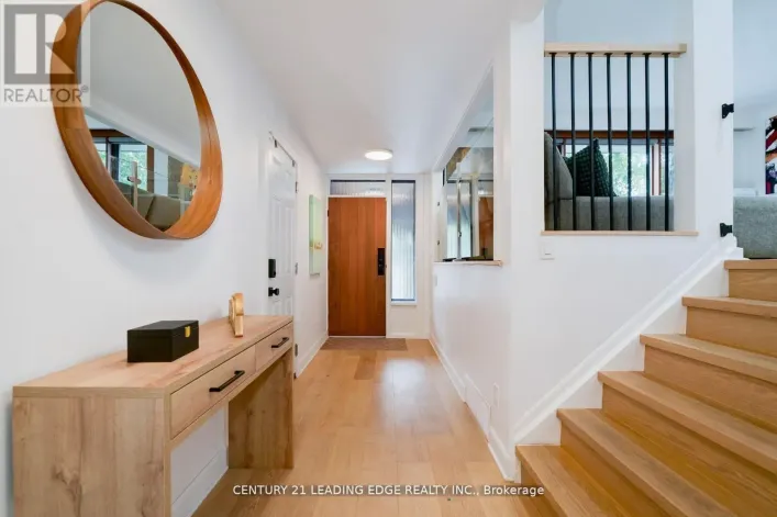 4 AVELINE CRESCENT, Toronto