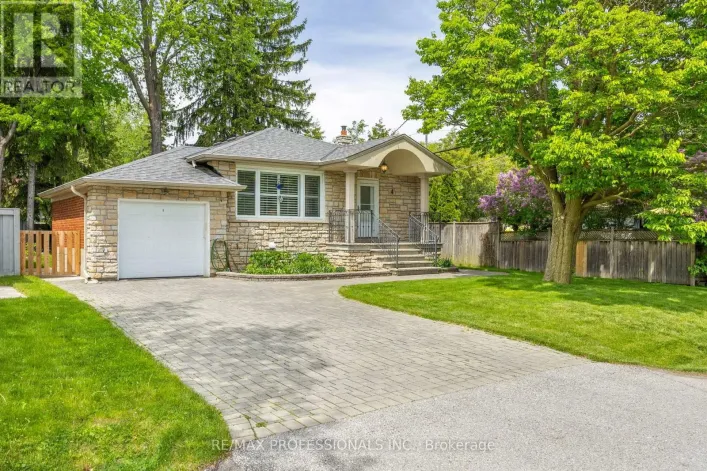 4 BEAVERBROOK AVENUE, Toronto