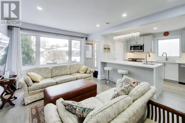 4 CAMEO CRESCENT, Toronto