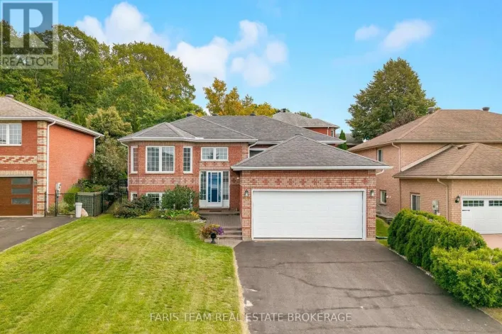 4 CHARLES STREET, Penetanguishene