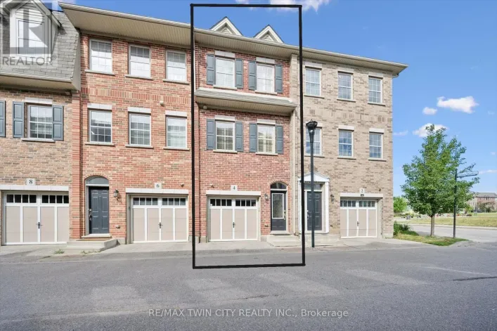 4 CHELTENHAM MEWS, Kitchener