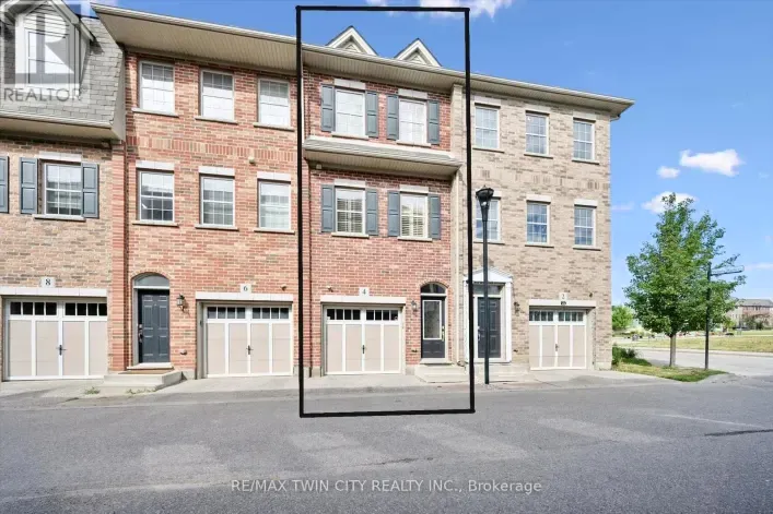 4 CHELTENHAM MEWS, Kitchener