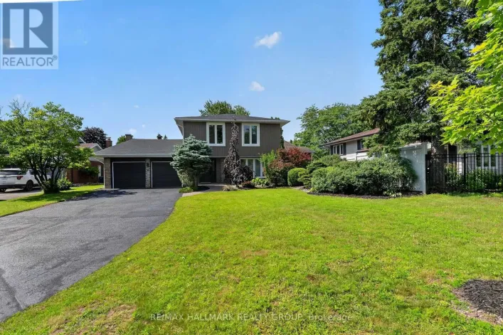 4 CLARET COURT, Ottawa