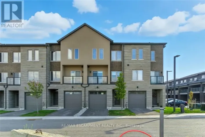 4 CLEAR VALLEY LANE, Hamilton