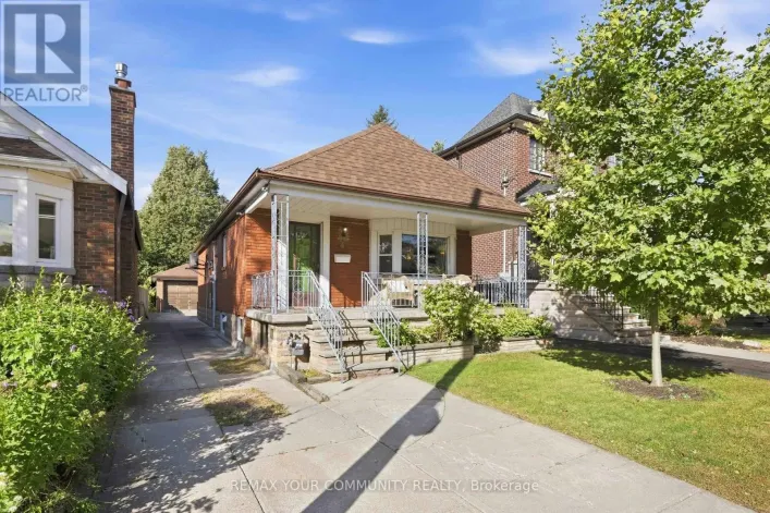 4 CRESTLAND AVENUE, Toronto