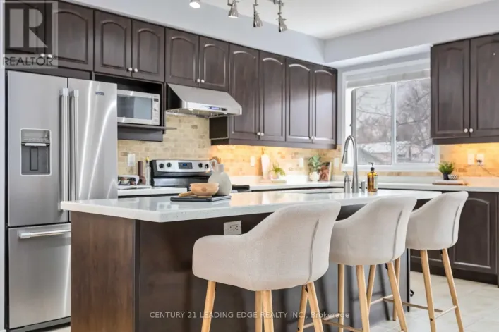 4 CURRAN HALL CRESCENT, Toronto