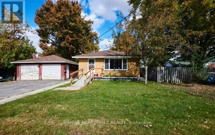 4 DAVIDSON STREET W, Smiths Falls