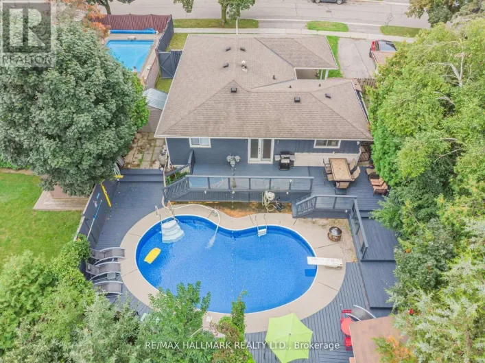 4 DEVINS DRIVE, Aurora