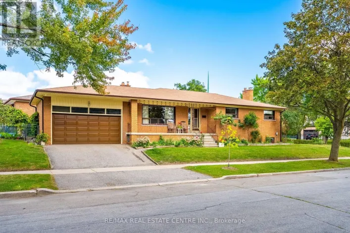 4 DUNREO DRIVE, Toronto