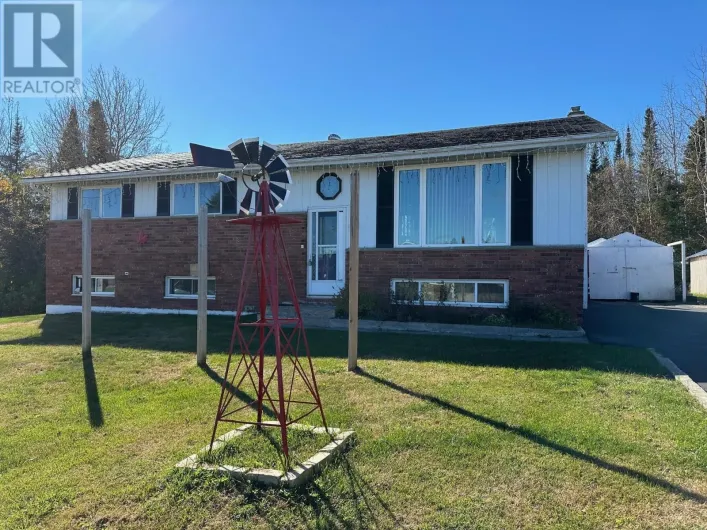 4 EAST GROVE CRESCENT, Terrace Bay