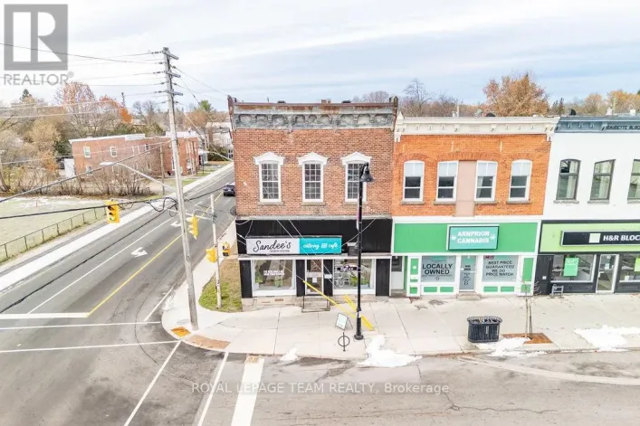 4 ELGIN STREET W, Arnprior