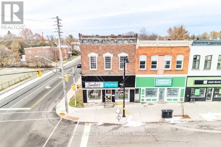 4 ELGIN STREET W, Arnprior