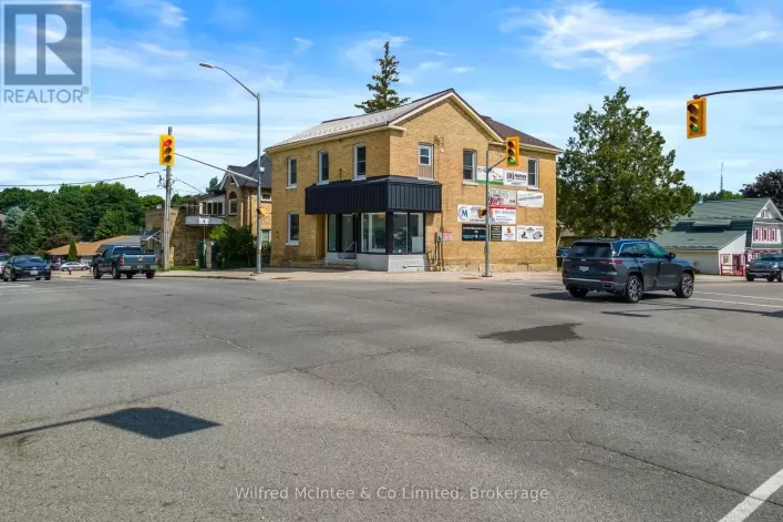 4 ELORA STREET N, Minto