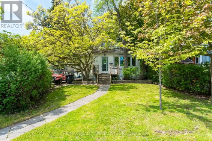 4 ELTON CRESCENT, Toronto