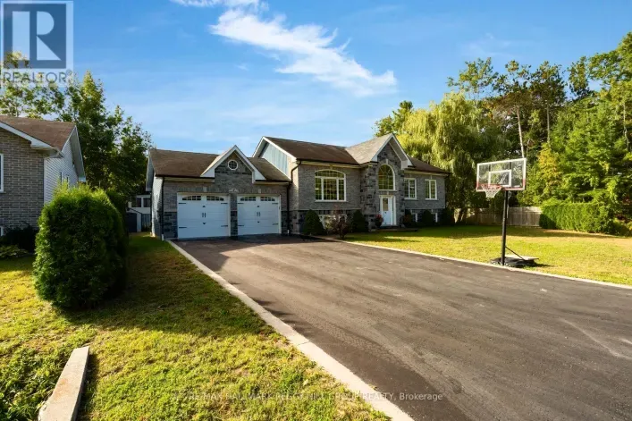 4 FATIMA COURT, Wasaga Beach